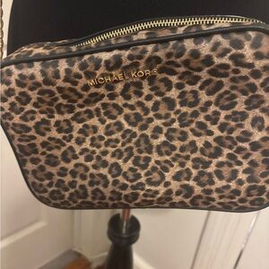 Michael Kors Jet Set Leopard Crossbody Bag